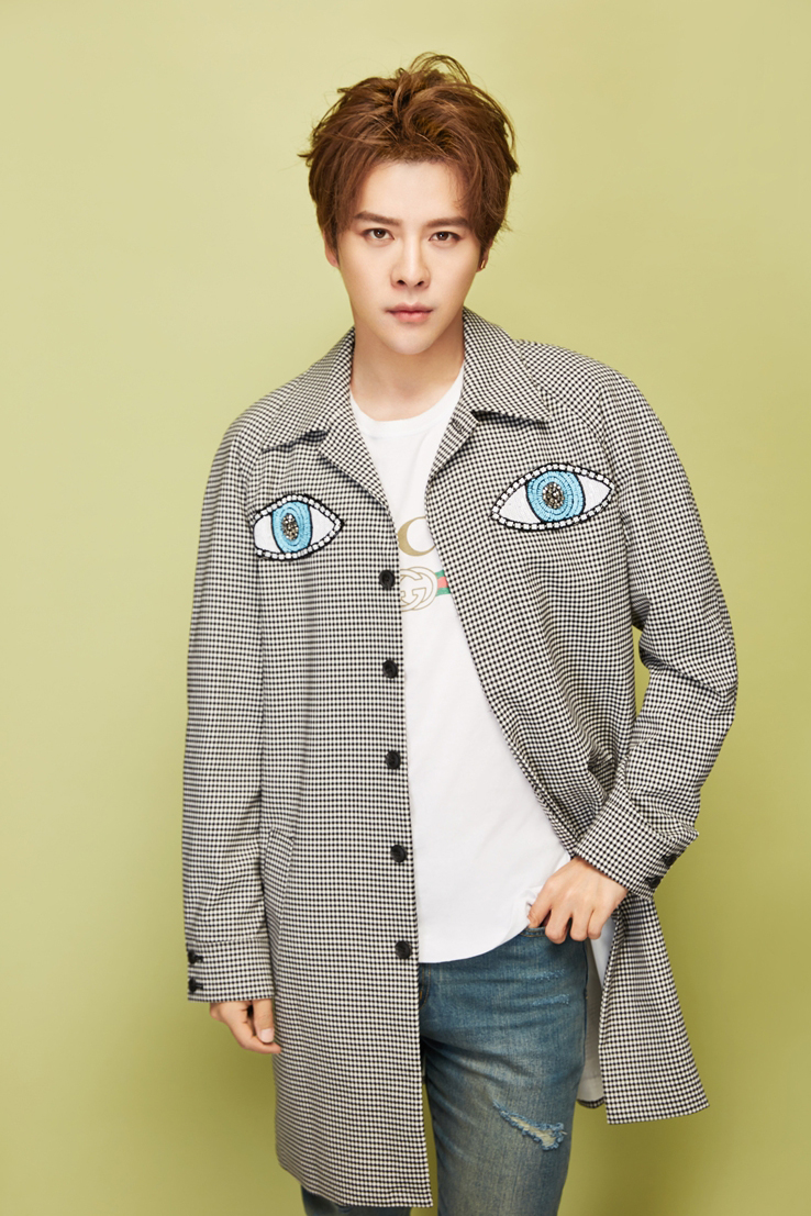 中国内地山东济南男演员徐海乔最新初秋写真图片：英伦气十足图片
