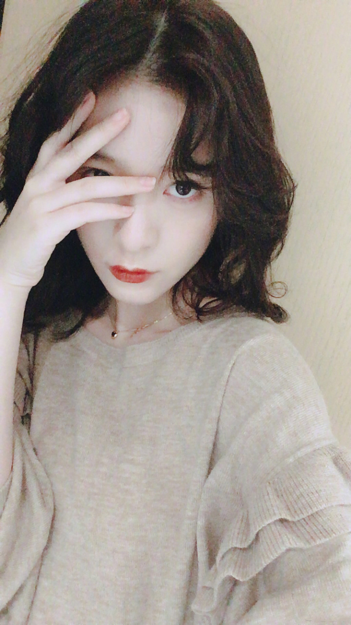 高清浙江省宁波美女徐娇唯美古风汉服小清新红毯写真图片 高清浙江省宁波美女徐娇唯美古风汉服小清新红毯写真图片