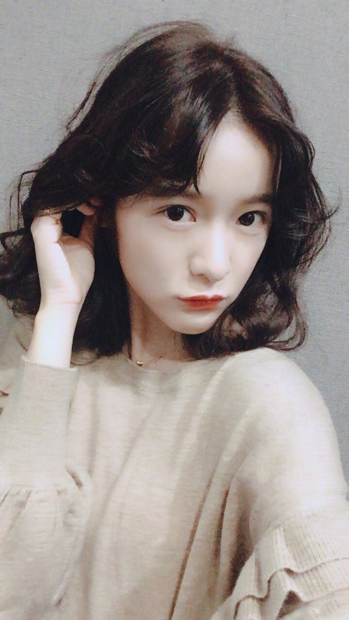 高清浙江省宁波美女徐娇唯美古风汉服小清新红毯写真图片 高清浙江省宁波美女徐娇唯美古风汉服小清新红毯写真图片