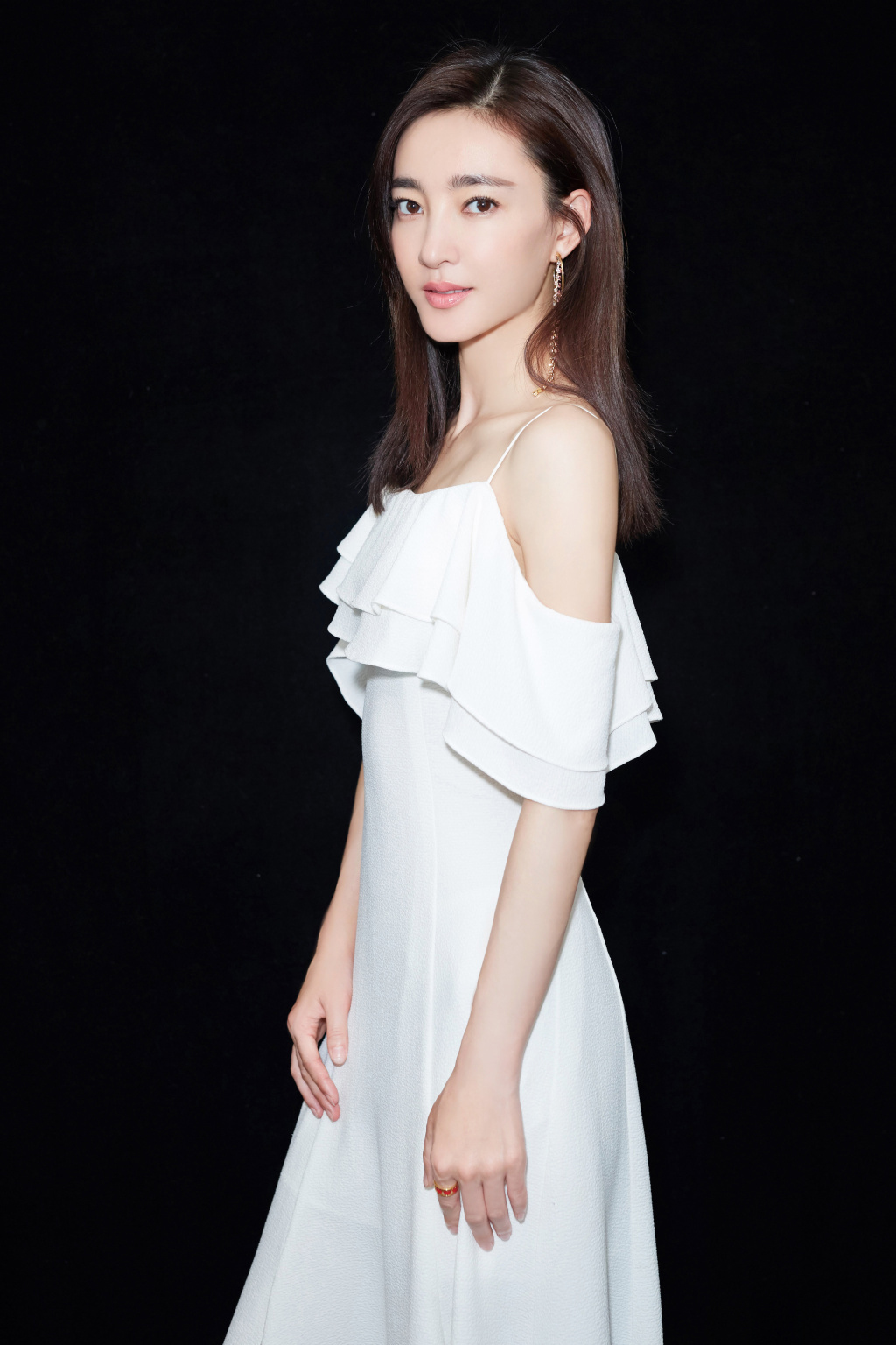 王丽坤性感干练活动写真图片图片