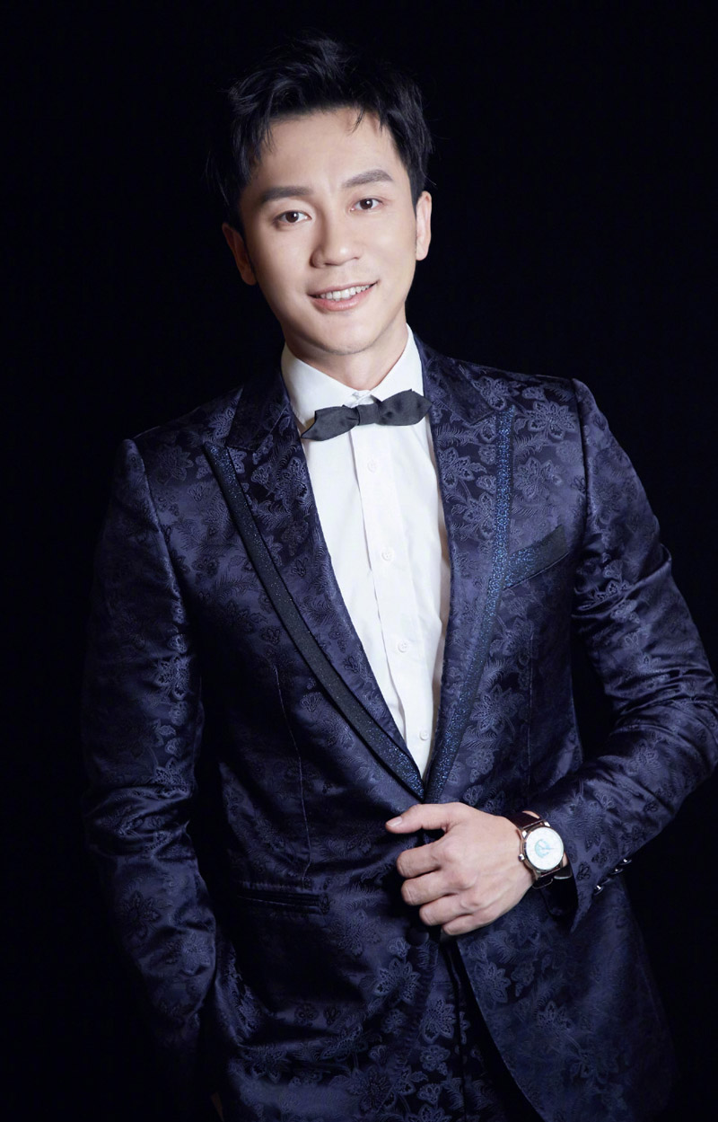 高清中国内地北京影视男演员李晨《视觉》周刊高清写真图片李晨最新高清写真图片显休闲商务范图片