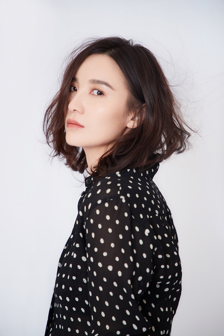 宋佳性感深v成熟妩媚写真图片图片