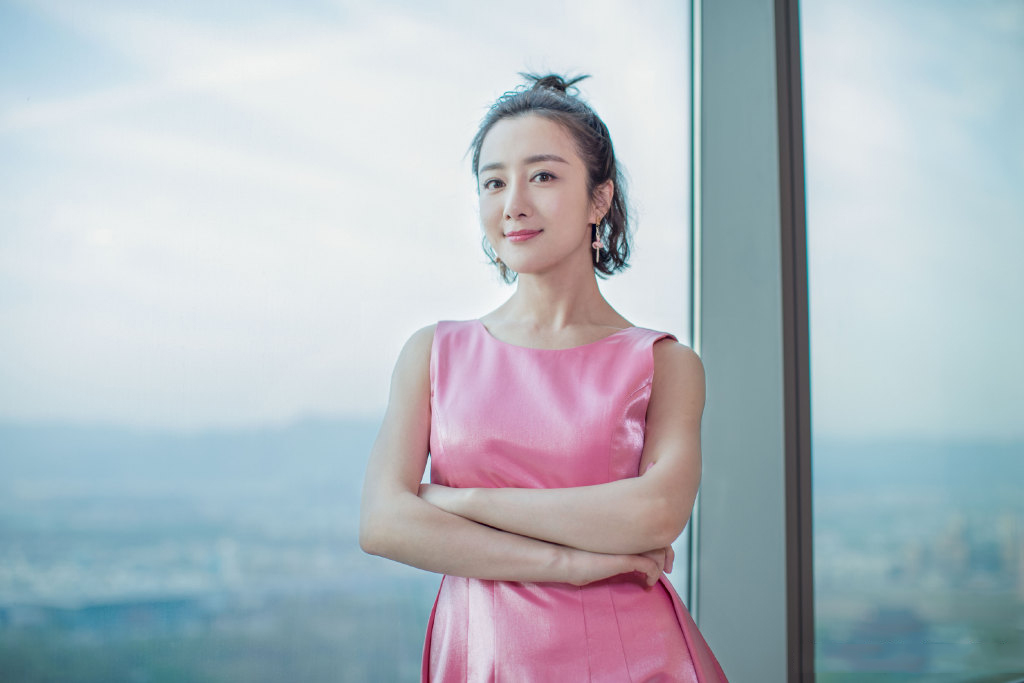 中国内地辽宁省锦州女演员李依晓白色性感梦幻唯美写真图片图片 中国内地辽宁省锦州女演员李依晓白色性感梦幻唯美写真图片图片