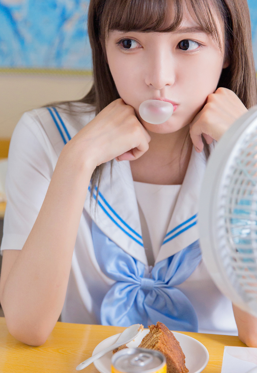 极品美女吊带短裤白丝袜诱惑写真图片 极品美女吊带短裤白丝袜诱惑写真图片