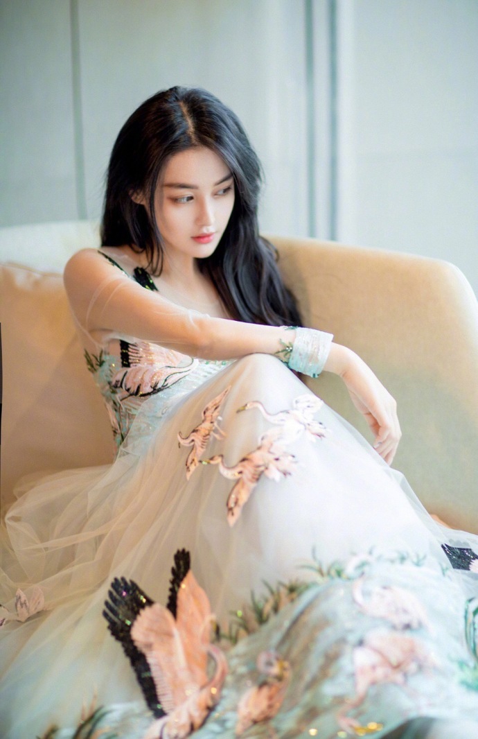 高清中国内地女演张馨予优雅气质性感写真图片桌面壁纸图片