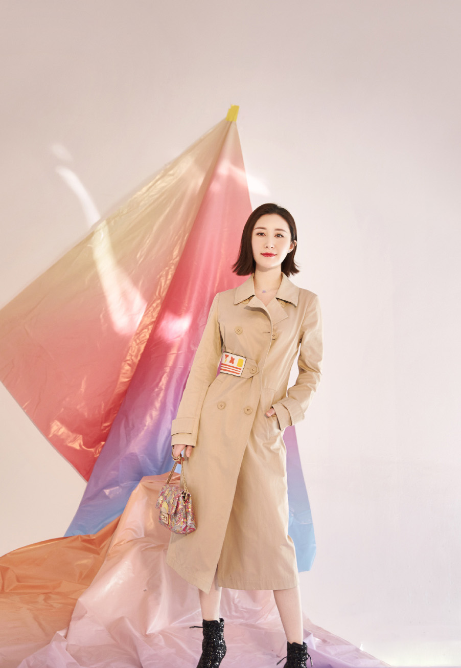 高清吉林美女演员舒畅春日街拍图片图片