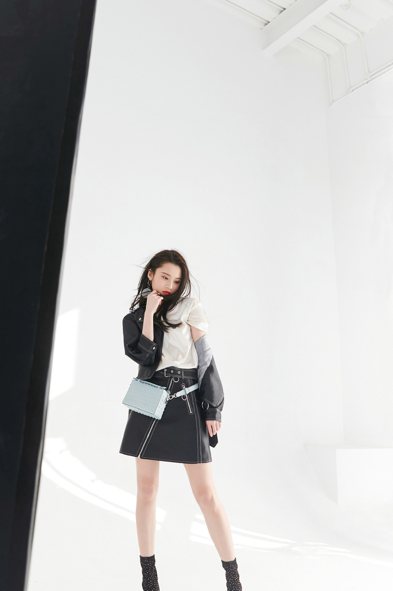 中国内地女演员谋女郎张慧雯如梦如幻唯美写真图片图片
