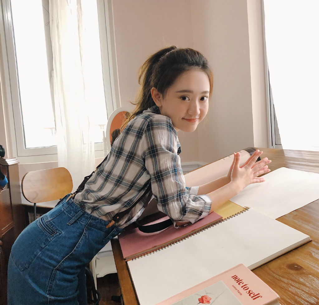 胡杏儿图片