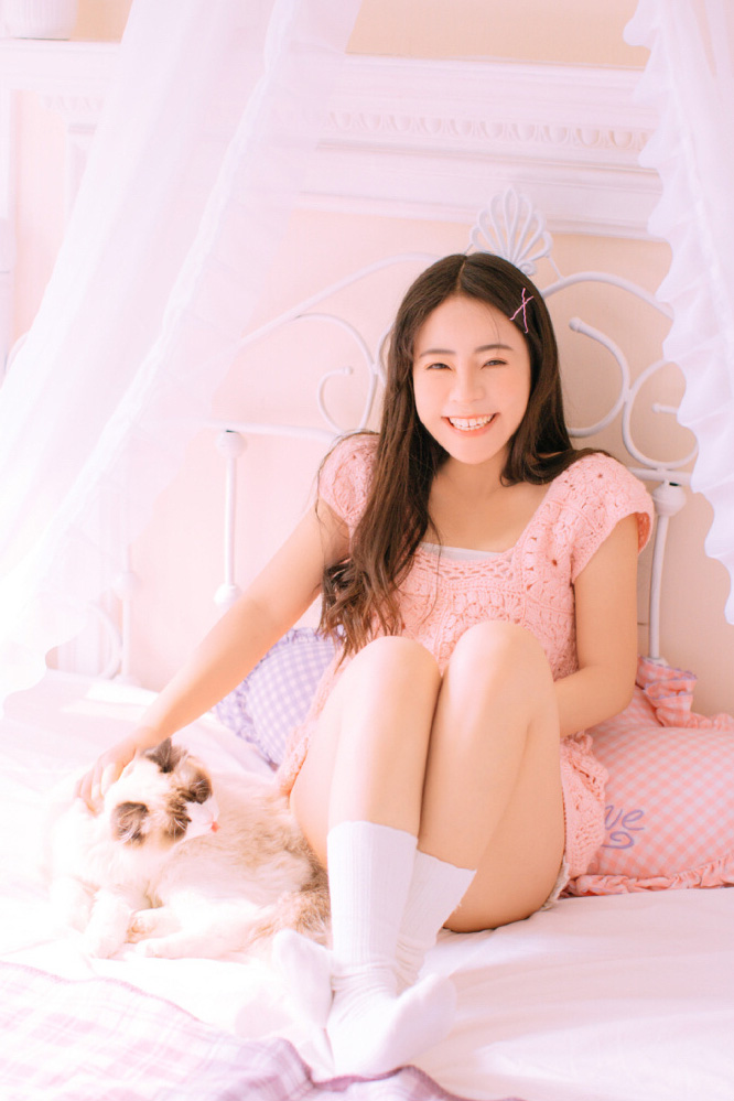 诱人白丝袜美女性感大胆私房撩人美腿写真图片 诱人白丝袜美女性感大胆私房撩人美腿写真图片