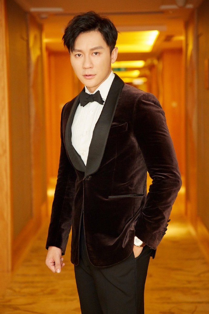 高清中国内地北京影视男演员李晨《视觉》周刊高清写真图片李晨最新高清写真图片显休闲商务范图片