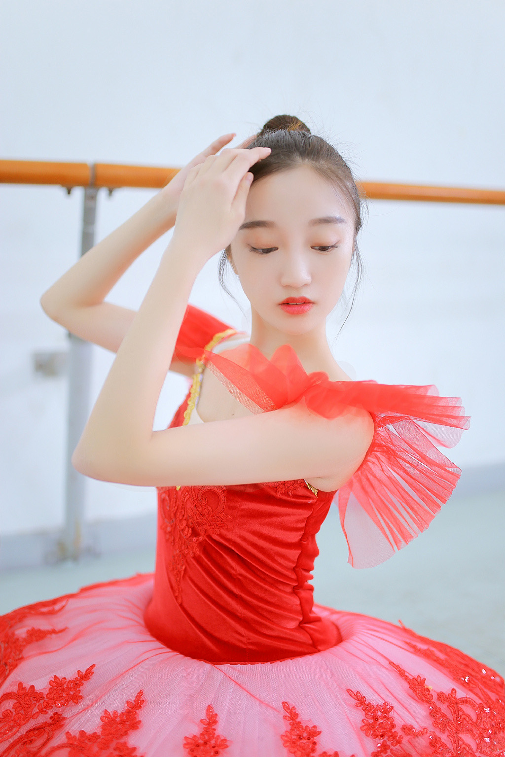 张艺兴湿身舞蹈高清帅气图片图片