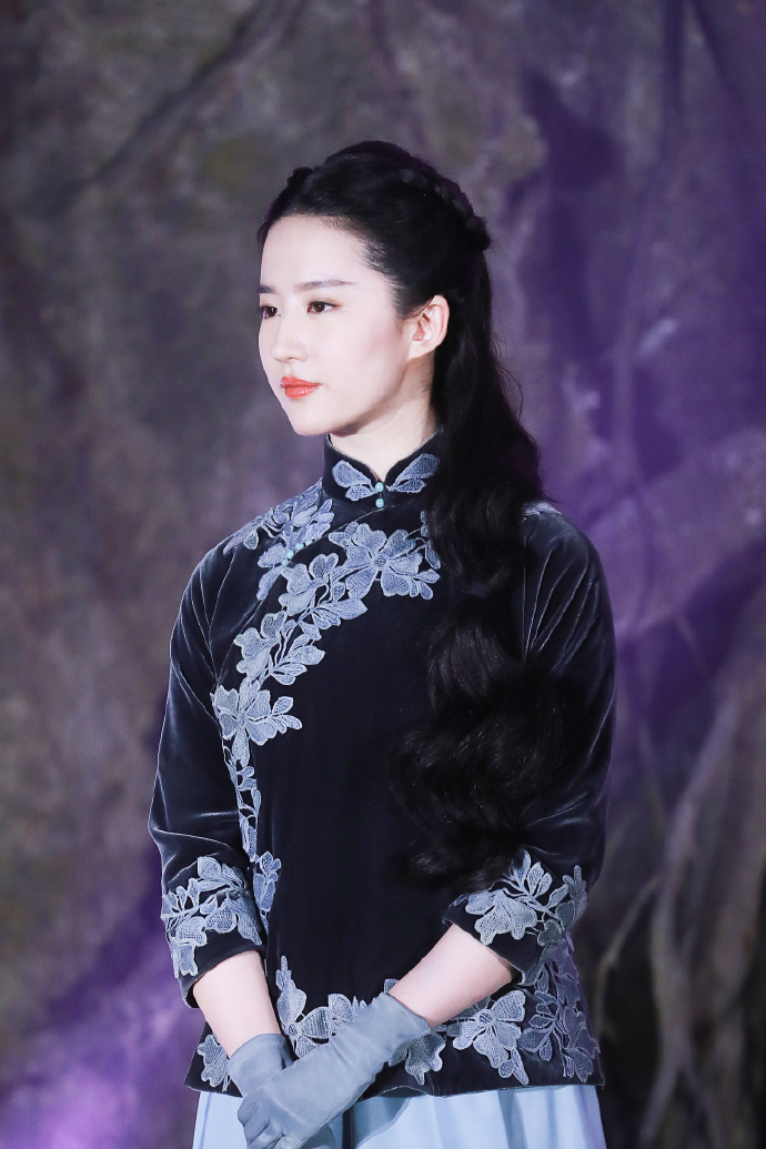 刘亦菲《南烟斋笔录》发布会高清图片图片