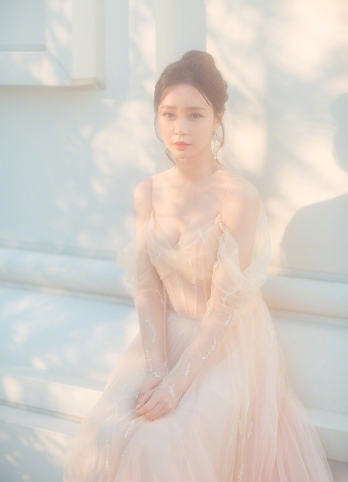 高清湖南省湘西吉首市美女沈梦辰性感甜美写真图片图片