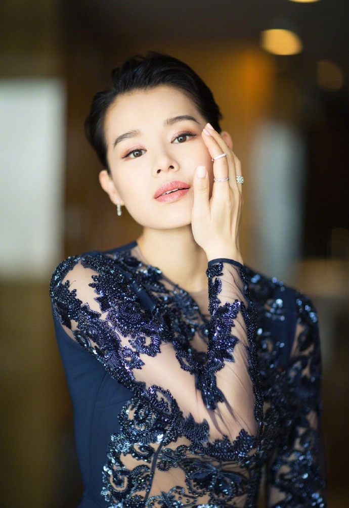 胡杏儿图片