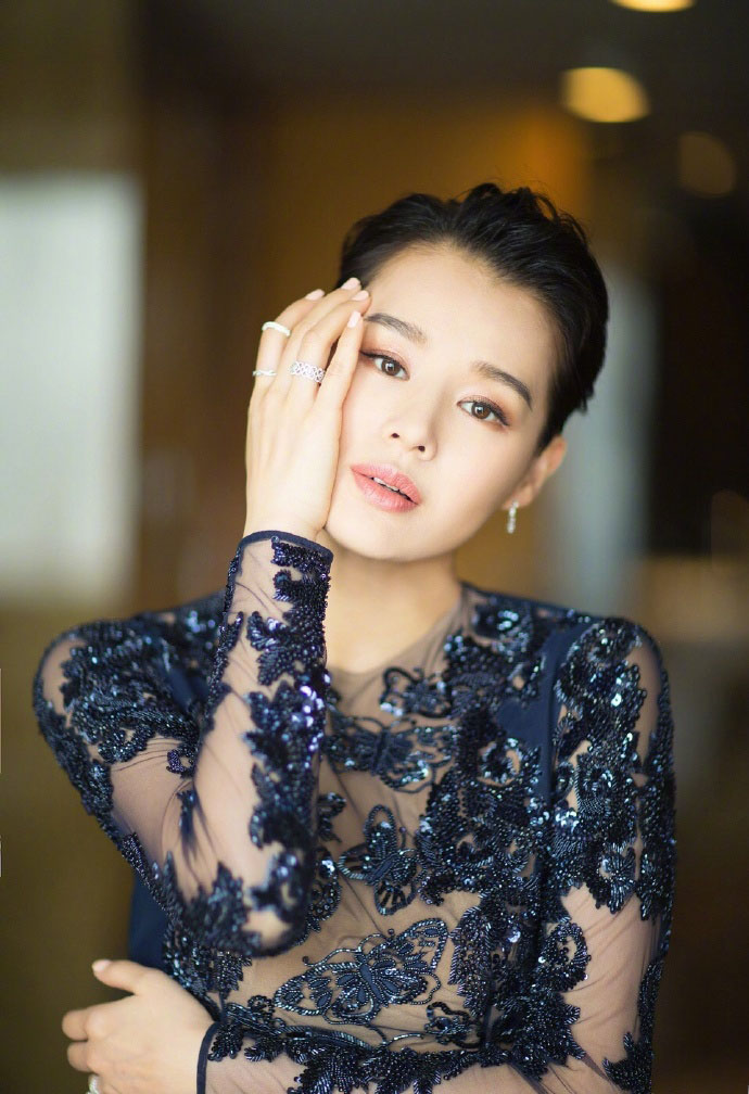 胡杏儿图片