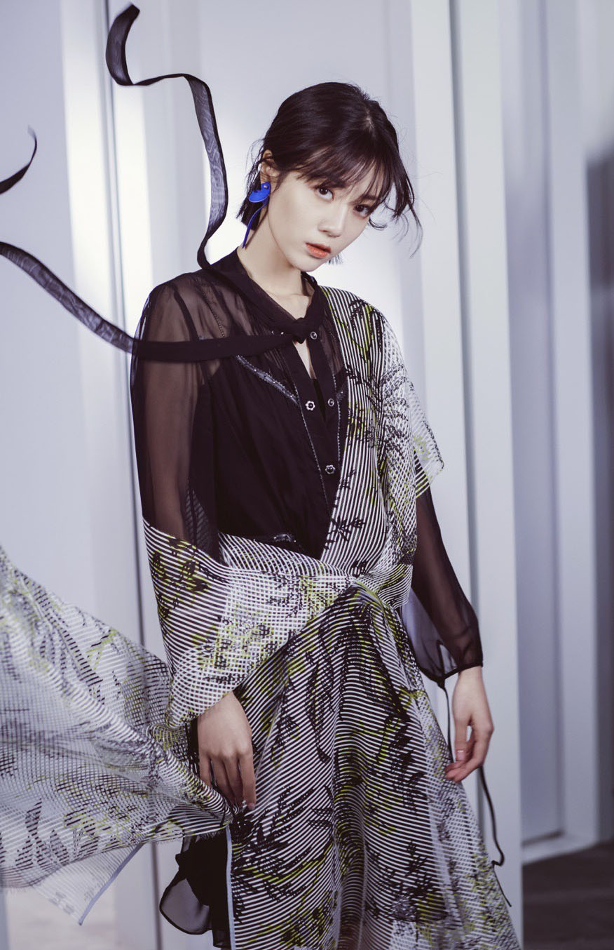 李溪芮图片