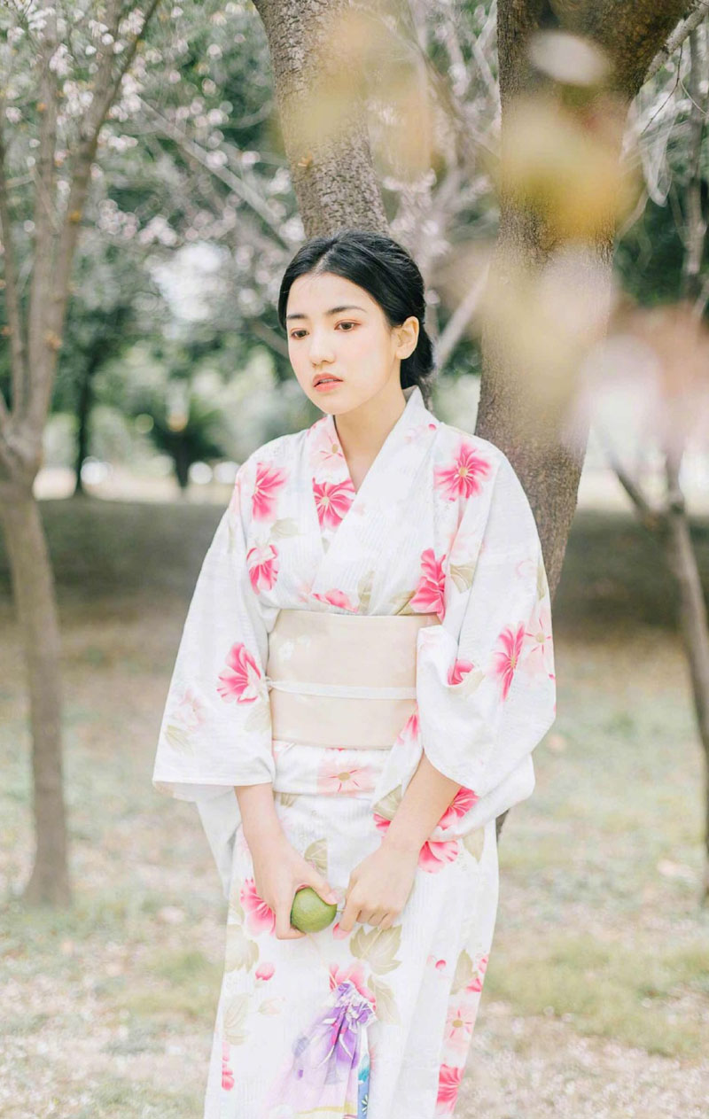 清新素雅和服美女唯美户外写真图片图片