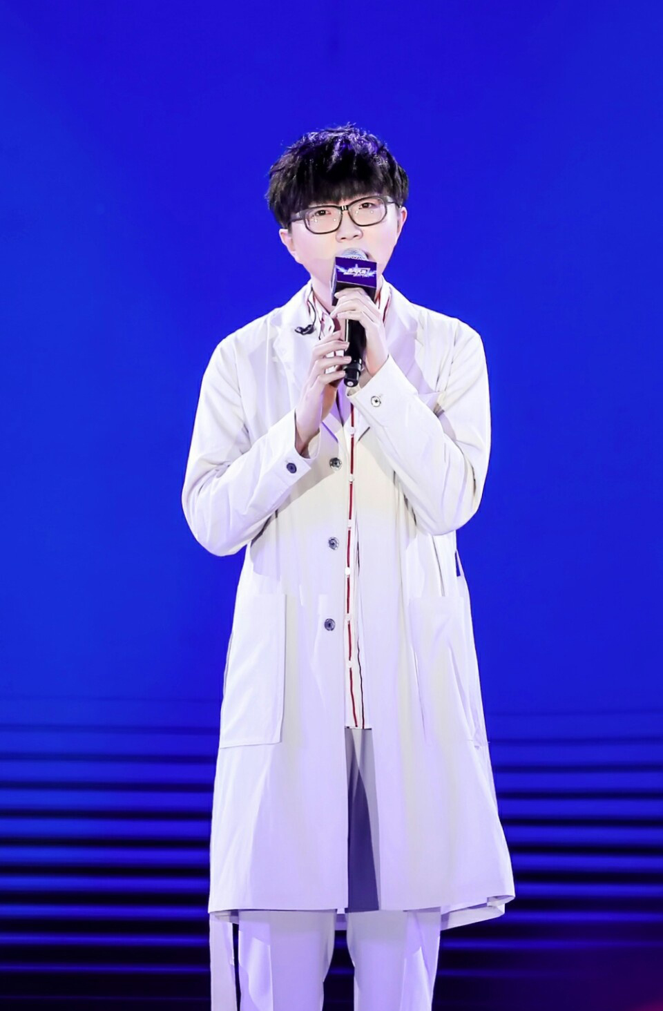 高清河南男星毛不易《平凡的一天》MV帅气图片图片
