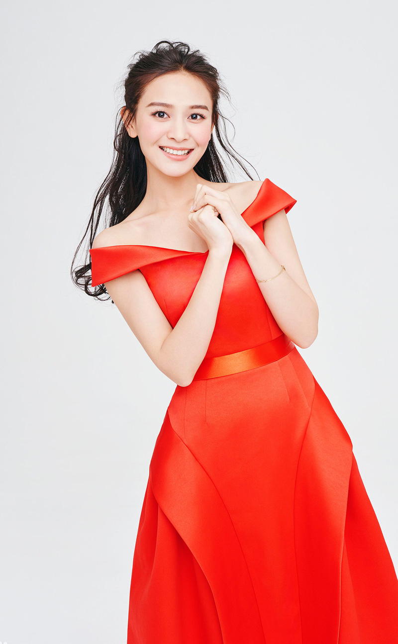 中国内地安徽女演员海铃一字肩礼服性感迷人写真图片图片