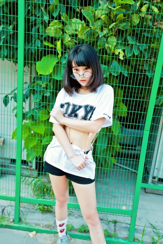 唐艺昕性感露脐装写真图片图片