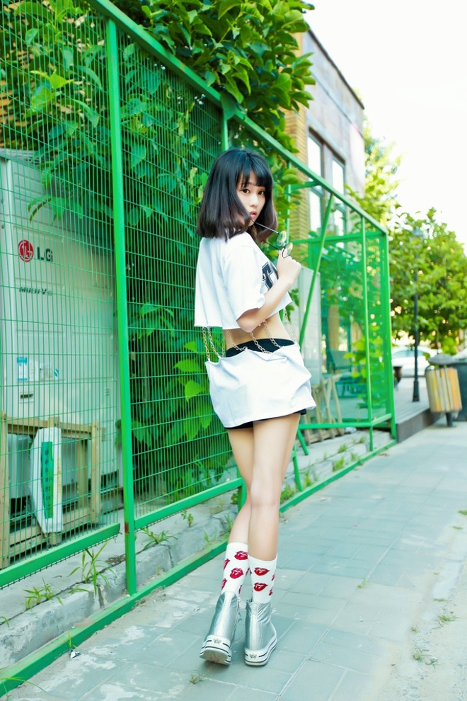 唐艺昕性感露脐装写真图片图片