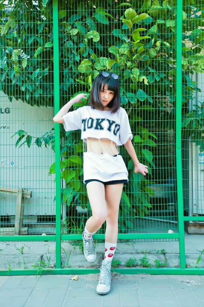 唐艺昕性感露脐装写真图片图片