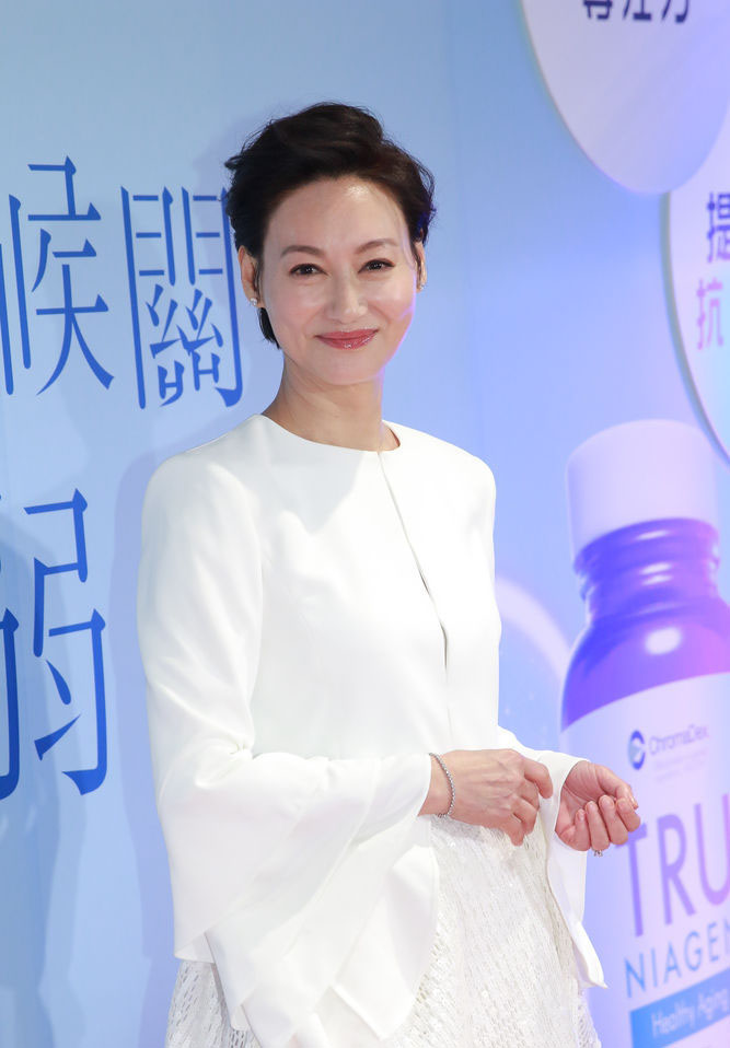 高清香港美女惠英红活动照图片图片