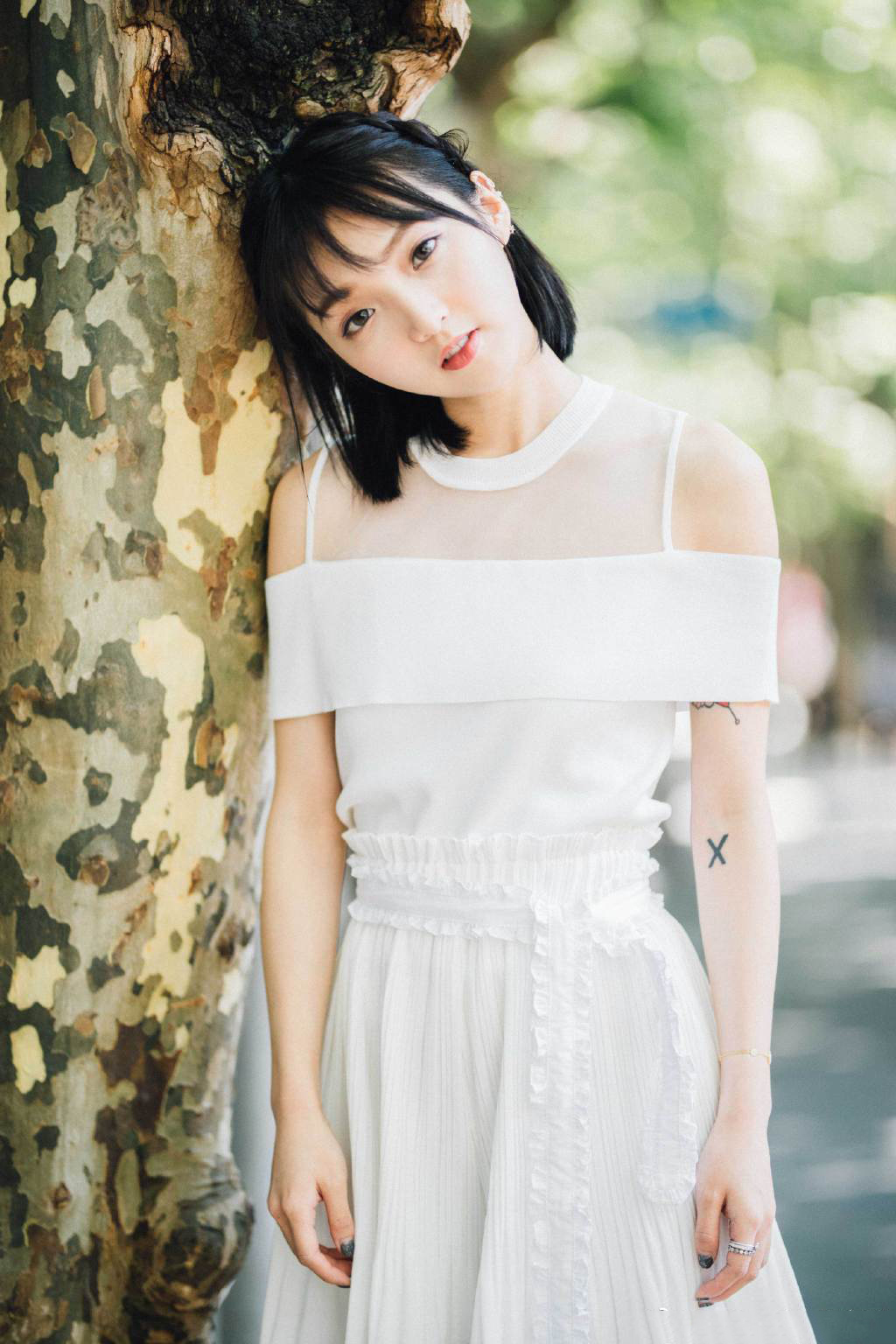 高清内陆美女星强东玥红色西装干练写真图片图片