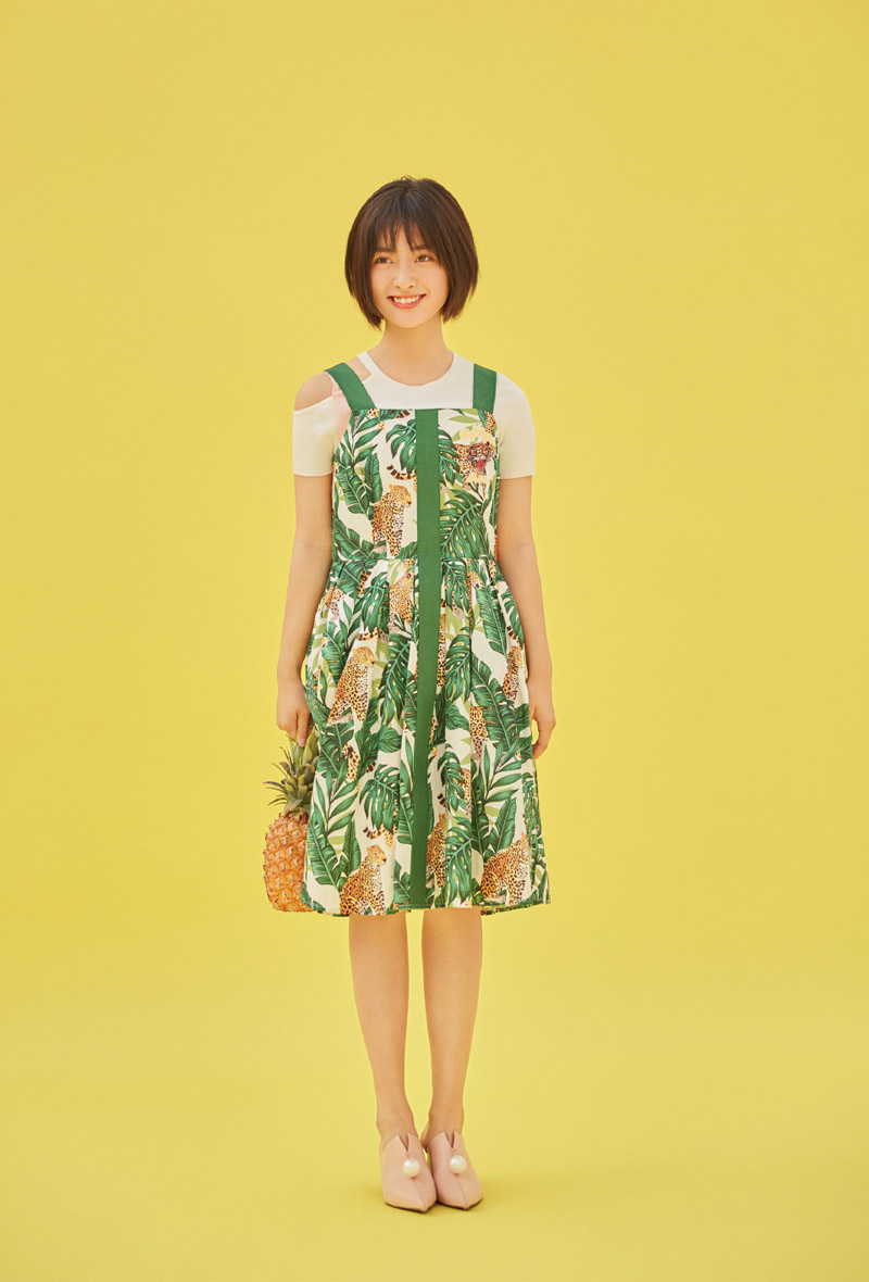 高清美女沈月写真图片图片