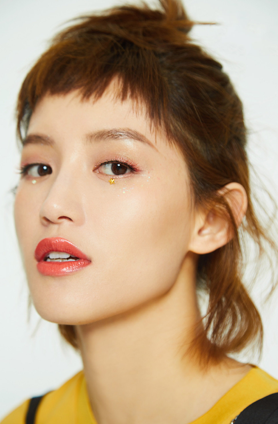 高清湖南衡阳美女气质美女苏青白色系珠宝写真图片图片