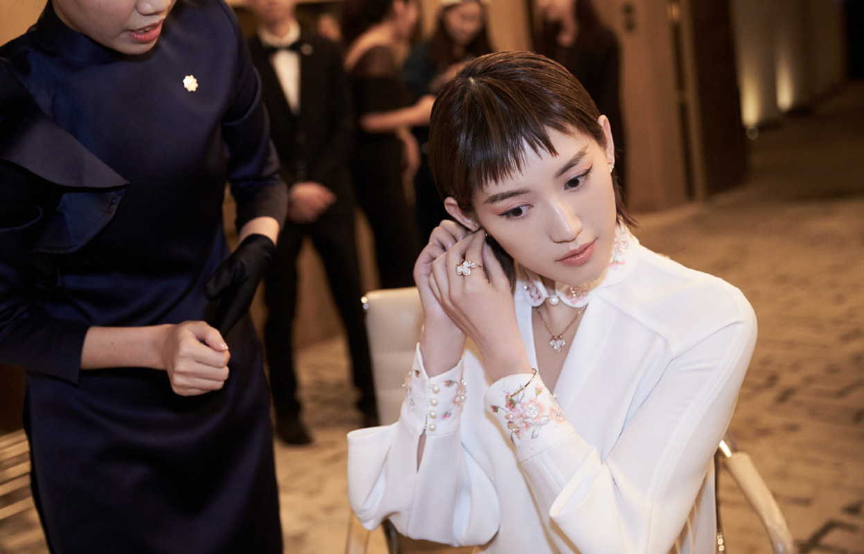 高清湖南衡阳美女气质美女苏青白色系珠宝写真图片图片