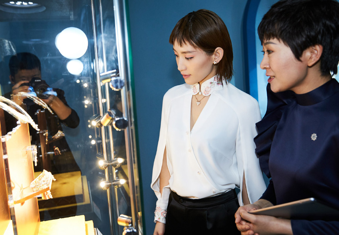 高清湖南衡阳美女气质美女苏青白色系珠宝写真图片图片