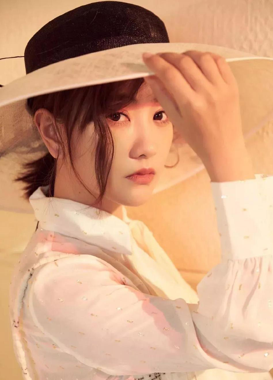 高清中国内地云南保山女演员杨蓉性感迷人写真图片桌面壁纸图片 高清中国内地云南保山女演员杨蓉性感迷人写真图片桌面壁纸图片