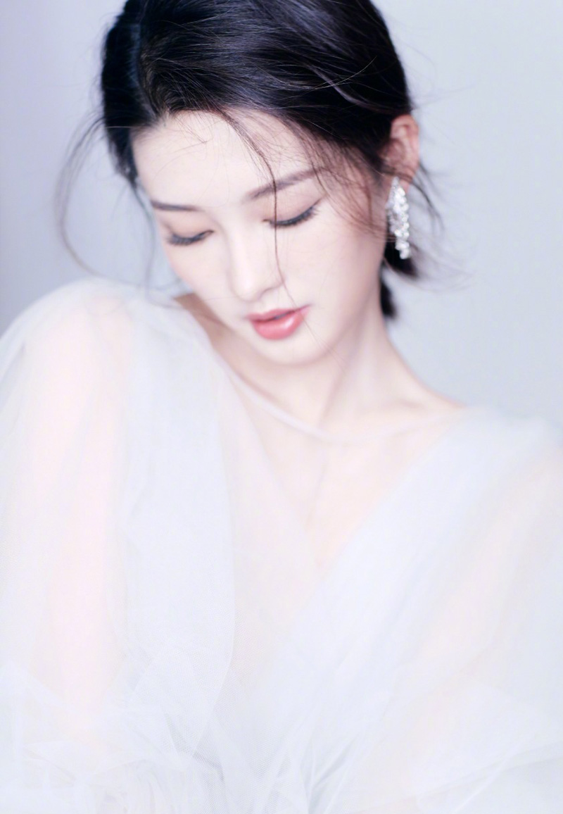 李沁图片