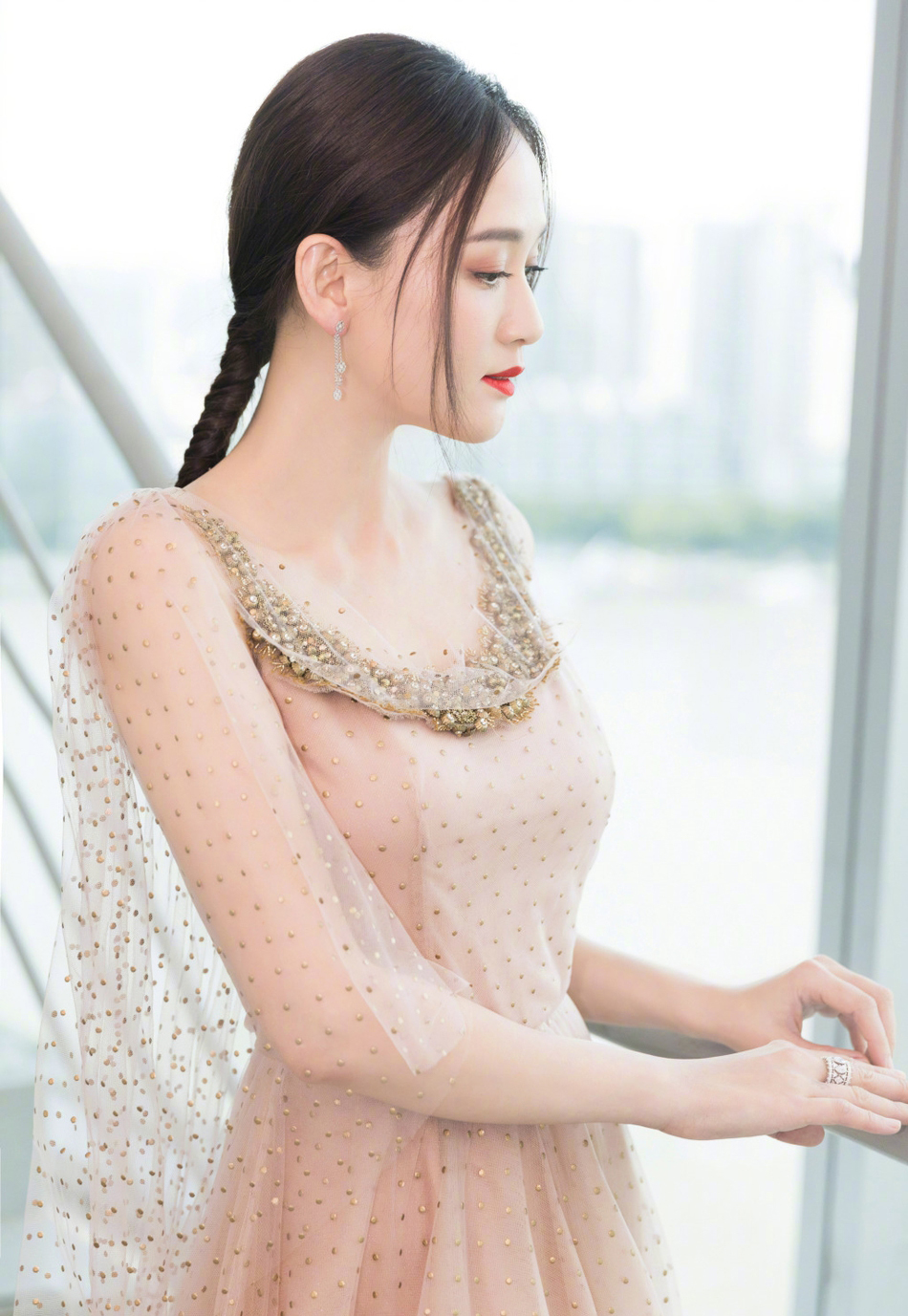 高清台湾省新竹县女演员陈乔恩性感百变写真桌面壁纸图片