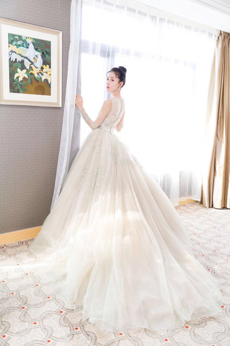 中国内地陕西西安影视女演员歌手贾青高冷写真图片性感至极图片