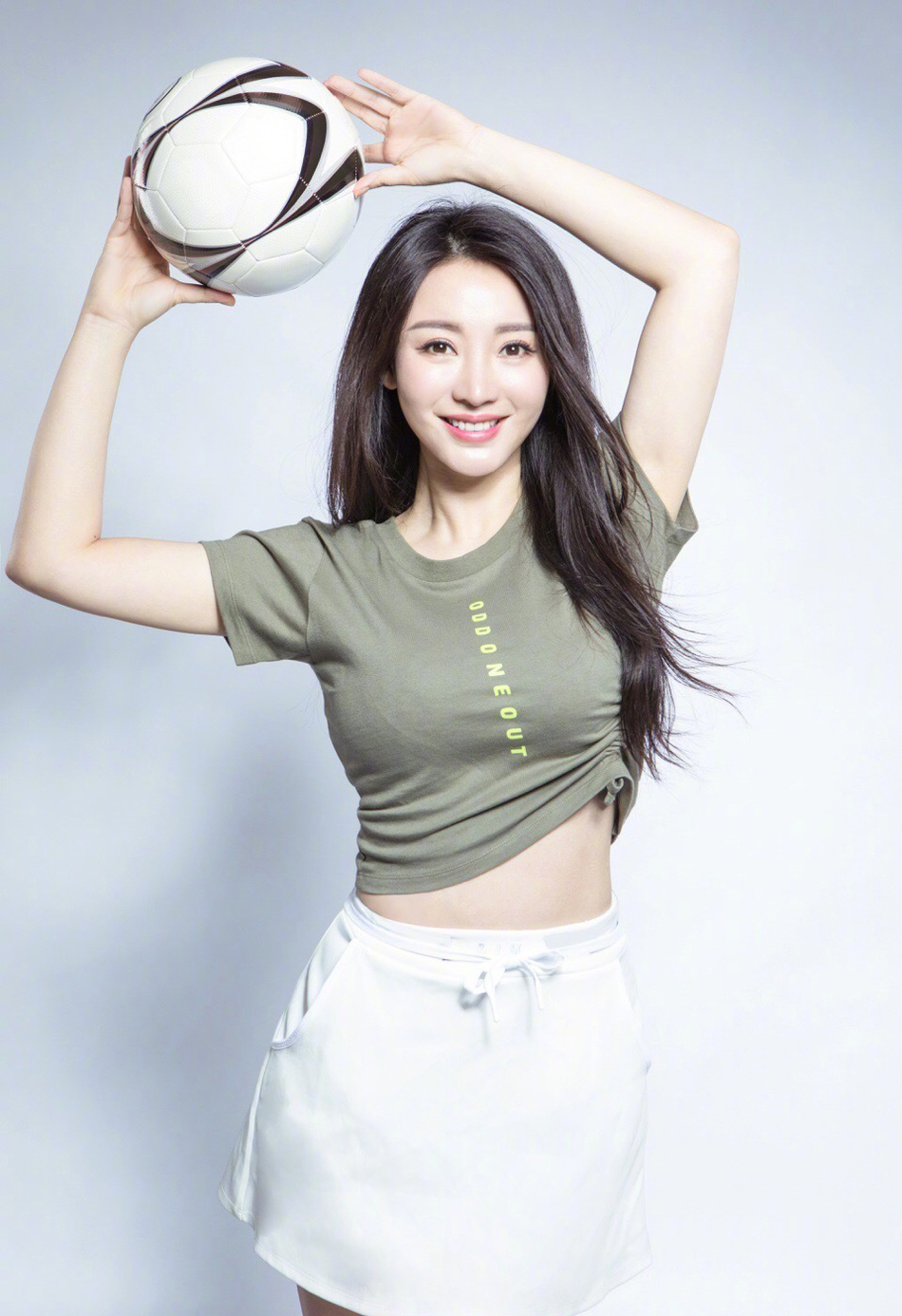 中国内地湖南衡阳女演员柳岩写真电脑桌面壁纸之网络美女图片
