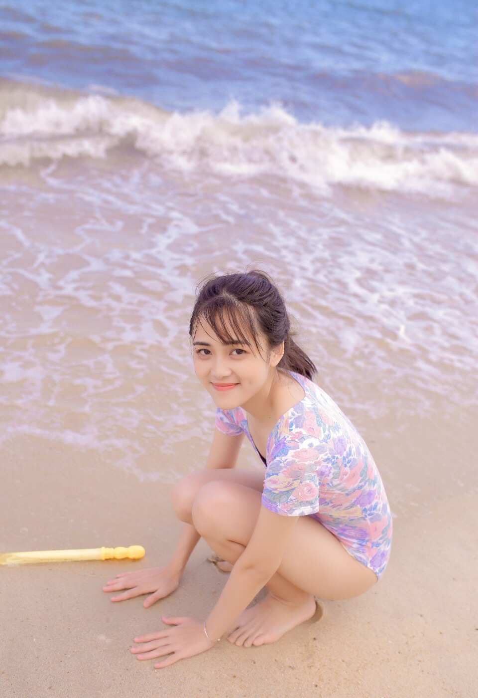 沙滩美女图片