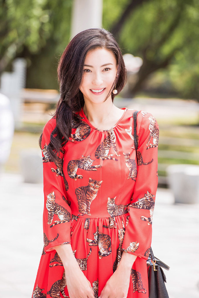 高清中国香港美女张柏芝性感黑白主题写真手机壁纸图片