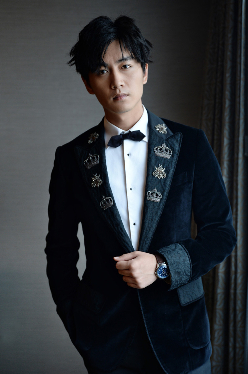 中国内地男演员陈晓秋冬儒雅写真贵族范儿十足图片