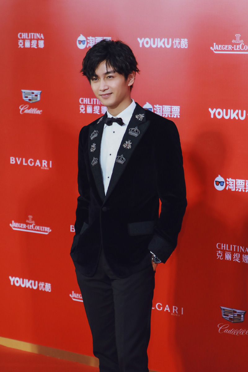中国内地男演员陈晓秋冬儒雅写真贵族范儿十足图片