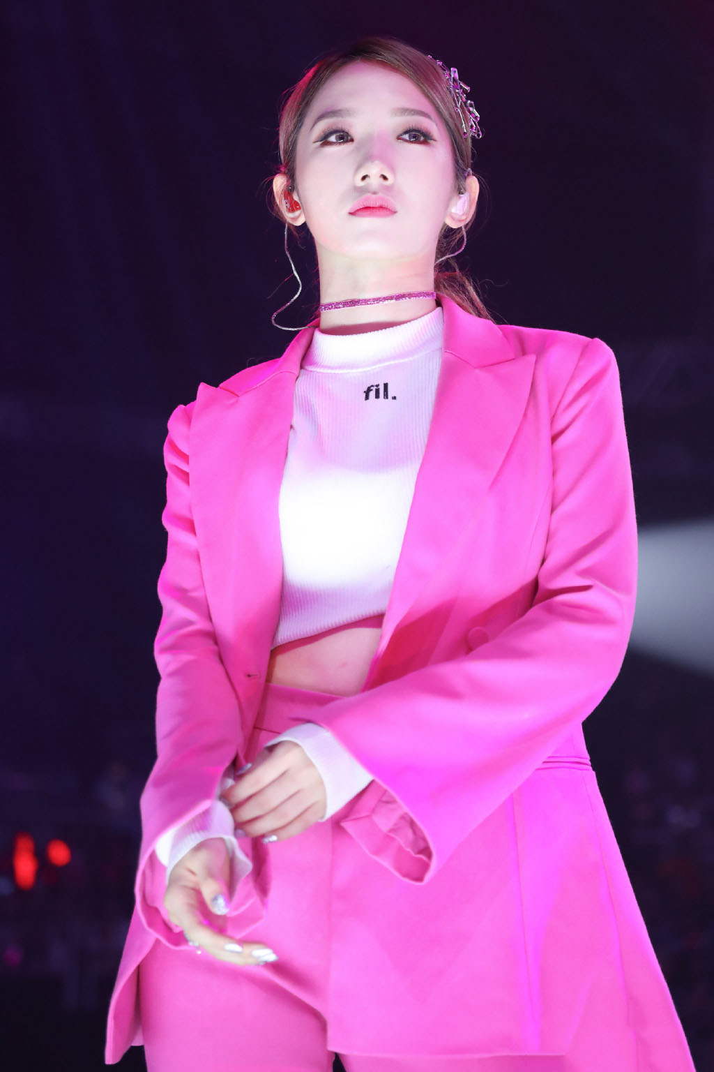 高清女明星孟美岐时尚杂志内页写真图片图片