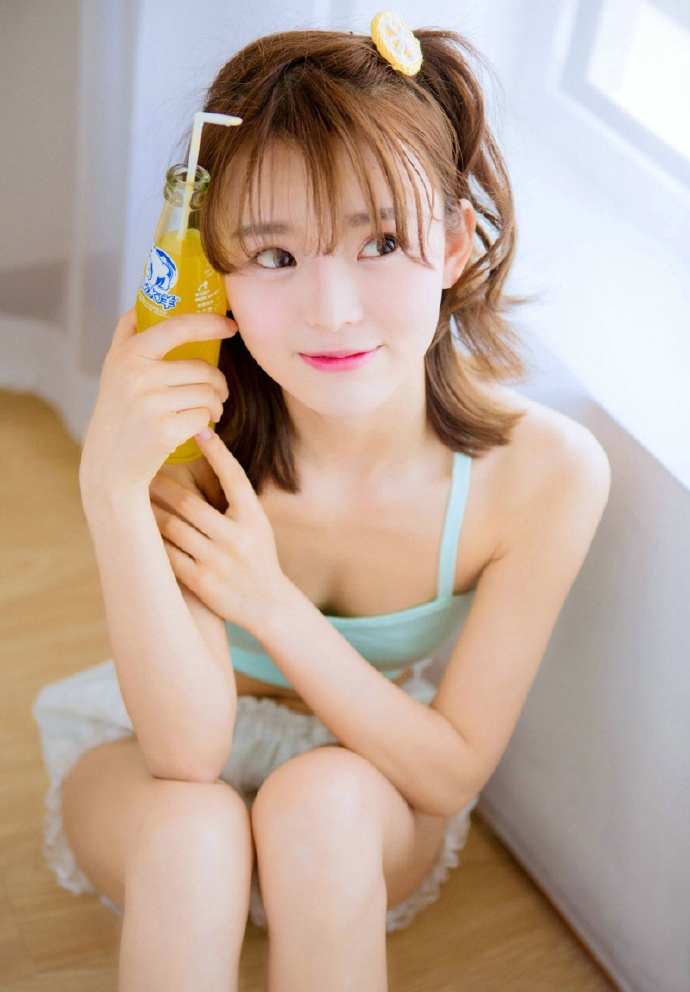 张艺兴白色衬衫优雅绅士写真图片图片