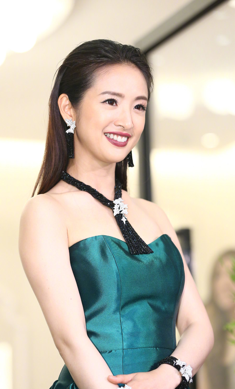 林依晨短发优雅写真图片图片