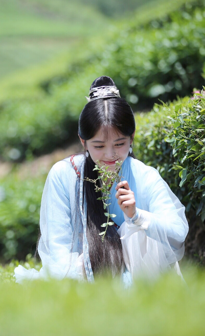 鞠婧祎图片