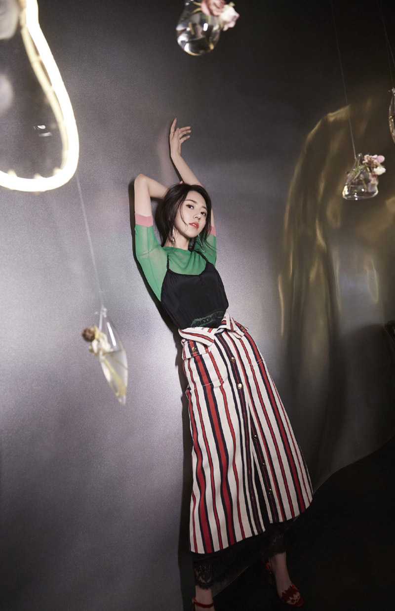 大陆内地四川成都女演员黄梦莹性感写真图片桌面壁纸图片