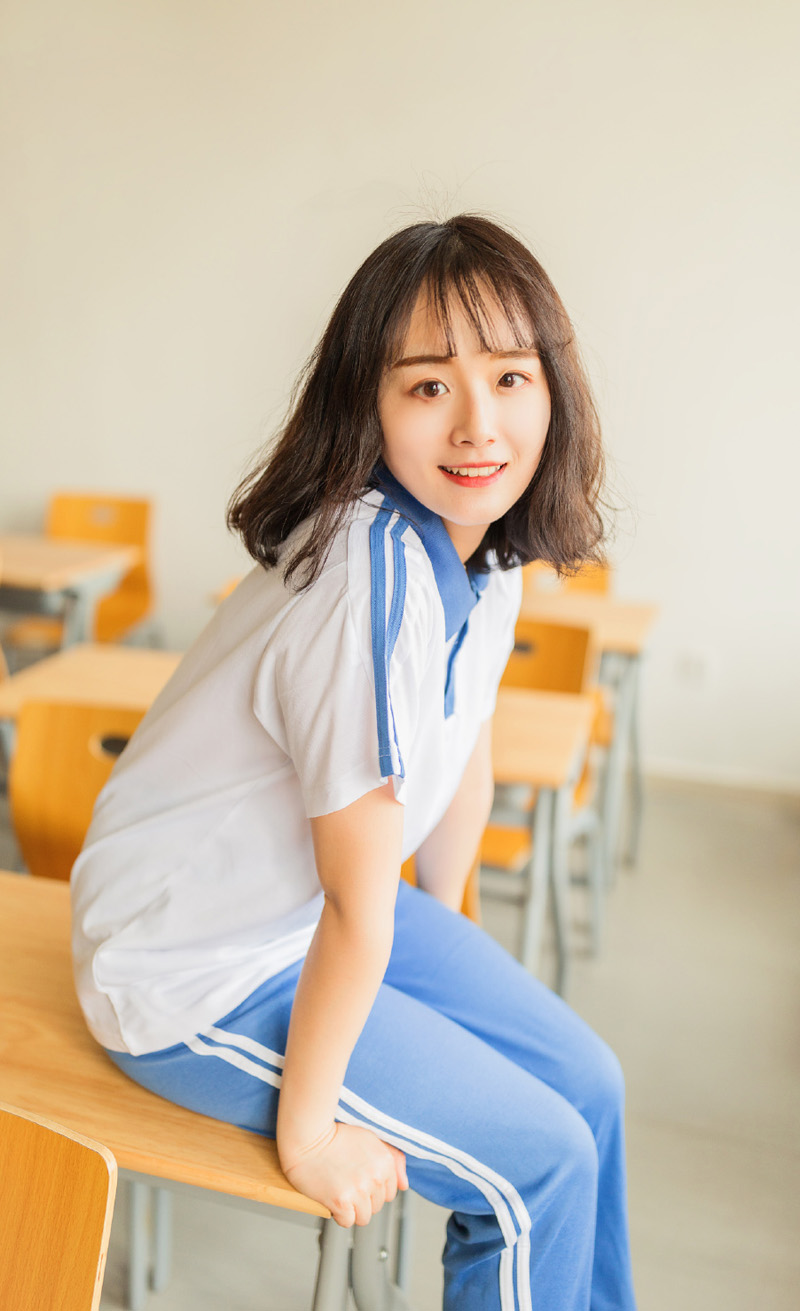 最漂亮萌妹教室美女美艳制服诱惑写真图片
