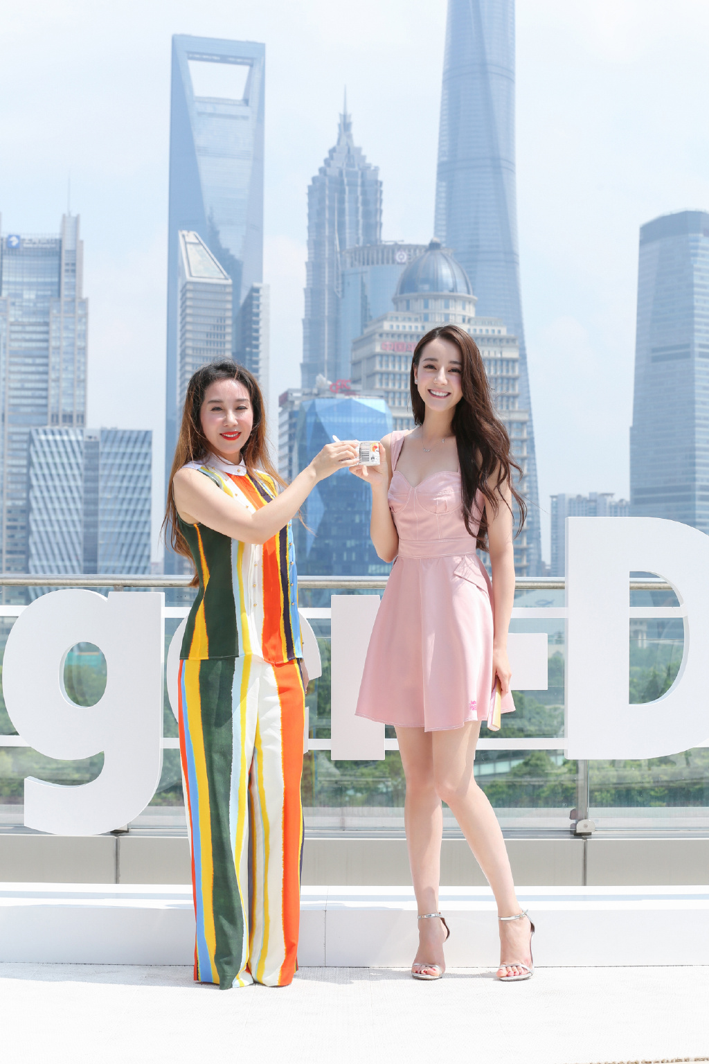 新疆乌鲁木齐美女演员迪丽热巴性感迷人写真桌面壁纸图片 新疆乌鲁木齐美女演员迪丽热巴性感迷人写真桌面壁纸图片