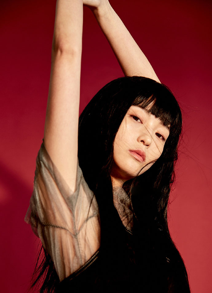 高清内地美女王妍之黑长直性感写真图片图片