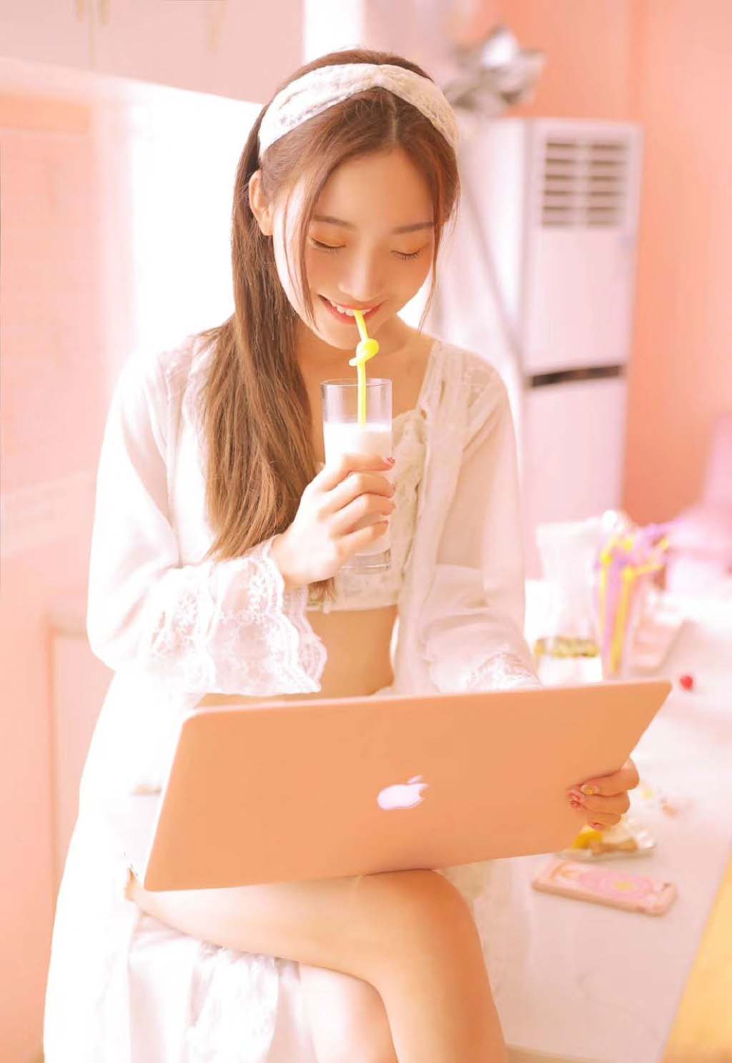 韩国风俗媚娘吊带美女性感长腿美女图片图片